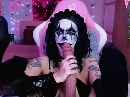 Screen Grab from leylanoir_02