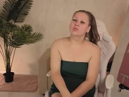 Screen Grab from lia_rozaly