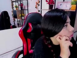 Screen Grab from liany_taylor