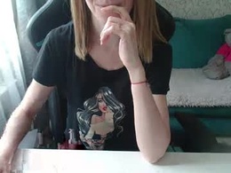 Screen Grab from liissax