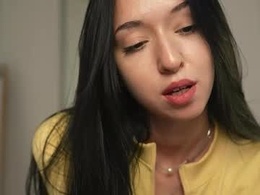 Screen Grab from lili_kissy_