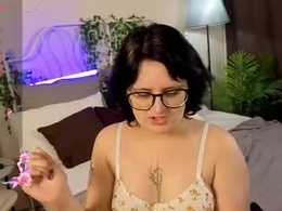 Screen Grab from lily_peachy