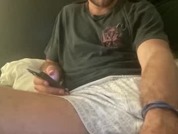 Screen Grab from liorunderwear