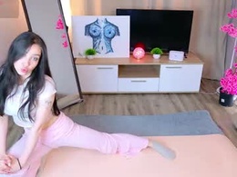 Screen Grab from little_pussssys