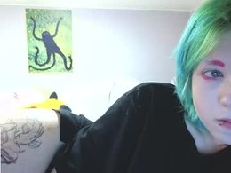 Screen Grab from littlekittenstar