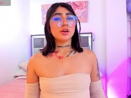 Screen Grab from littlemia__