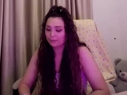 Screen Grab from lola_creolla