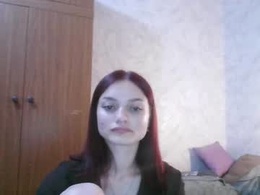 Screen Grab from lola_sweetglow