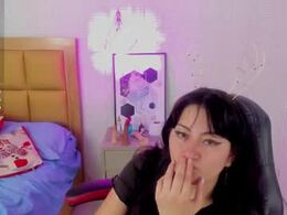 Screen Grab from lolamaxi