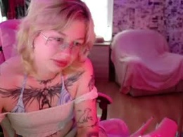 Screen Grab from lolasexgirl