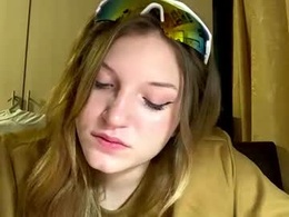 Screen Grab from lolly_sweeet