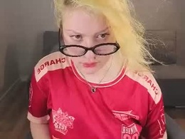 Screen Grab from lollybunnyy