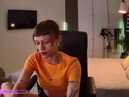 Screen Grab from loucylouu