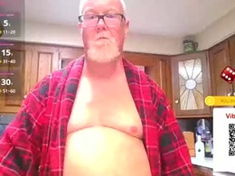 Screen Grab from love_pussy1365