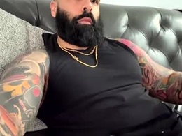 Screen Grab from loveathickbitch