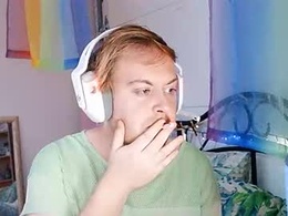 Screen Grab from lovel_ily