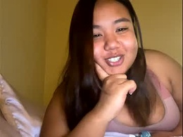 Screen Grab from lovellly_