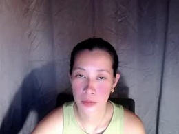 Screen Grab from lovely_luna69x
