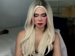 Screen Grab from lovelycarel_777