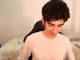 Screen Grab from lucas_xo