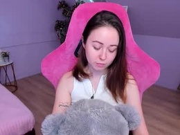 Screen Grab from lucyharis