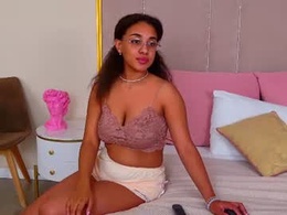 Screen Grab from luna_cortier