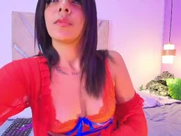 Screen Grab from luna_harper18