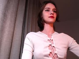 Screen Grab from lunaaa_amour