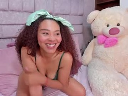 Screen Grab from lunabeckerr