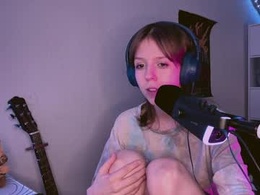 Screen Grab from lunagorgon