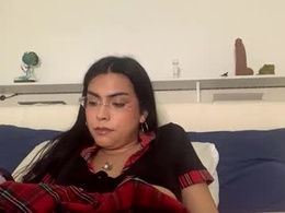 Screen Grab from lunathedolll