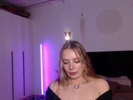 Screen Grab from lunaticabae