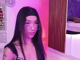 Screen Grab from lunavelour_