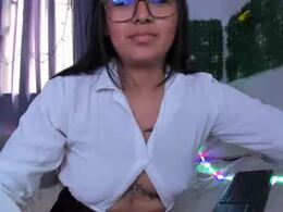 Screen Grab from lunita_hot7777