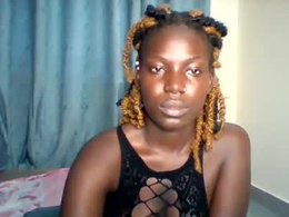 Screen Grab from luo_queen