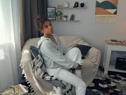 Screen Grab from lydalambino