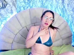 Screen Grab from madame_dymont