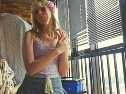 Screen Grab from mammiebopp