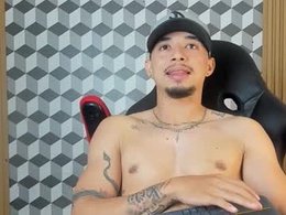 Screen Grab from max_jowel