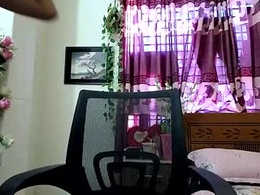 Screen Grab from maxladycox