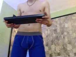Screen Grab from maxxximo_evans