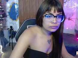 Screen Grab from meloddy_tay1