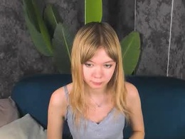 Screen Grab from mia_liwis