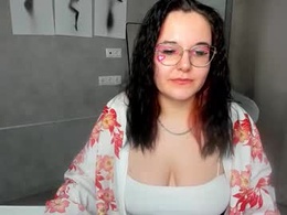 Screen Grab from mia_moris