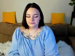 Screen Grab from mia_r0ss