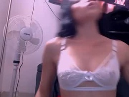 Screen Grab from miacoluchi69
