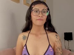 Screen Grab from miadvn