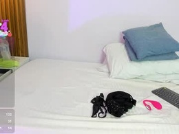 Screen Grab from miagold_