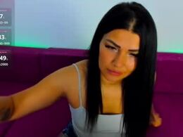 Screen Grab from miakittyy