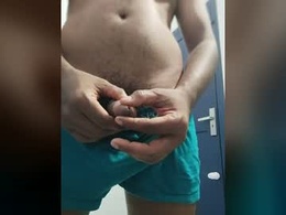 Screen Grab from midnightflirtx